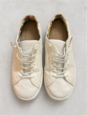 Hey Dude Karina Natural Coconut White Canvas Shoes Floral Lining Women’s Size 6